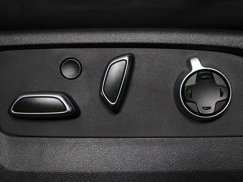 Car Image 34
